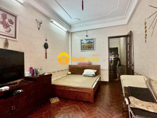 Nhà mặt phố bán