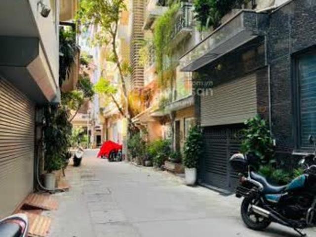 Nhà mặt phố bán tại Hoàn Kiếm, Hà Nội