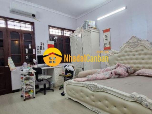 Nhà mặt phố bán