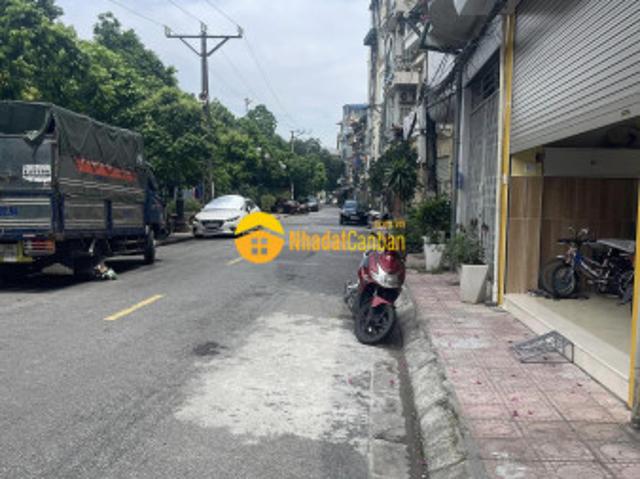 Nhà mặt phố bán