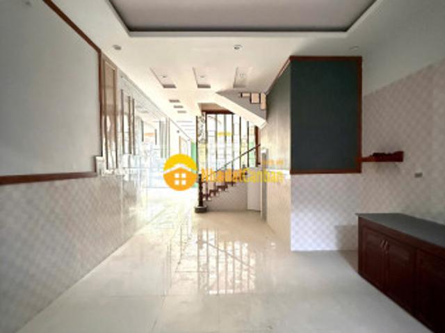 Nhà mặt phố bán