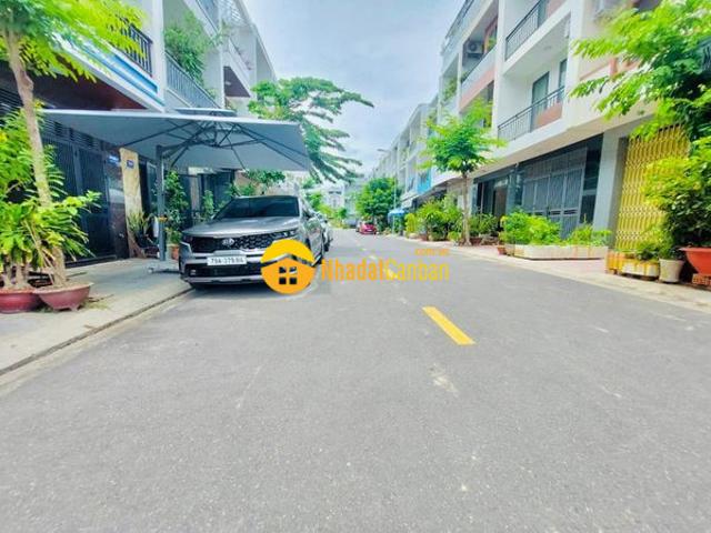 Nhà mặt phố bán