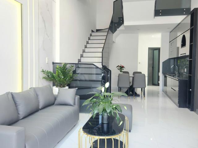 Nhà mặt phố bán