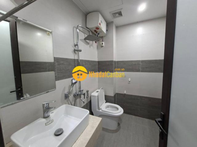 Nhà mặt phố bán