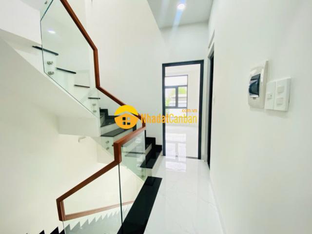 Nhà mặt phố bán