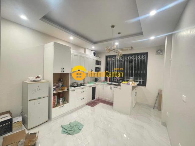 Nhà mặt phố bán