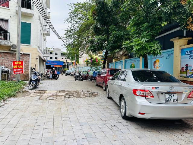 Nhà mặt phố bán