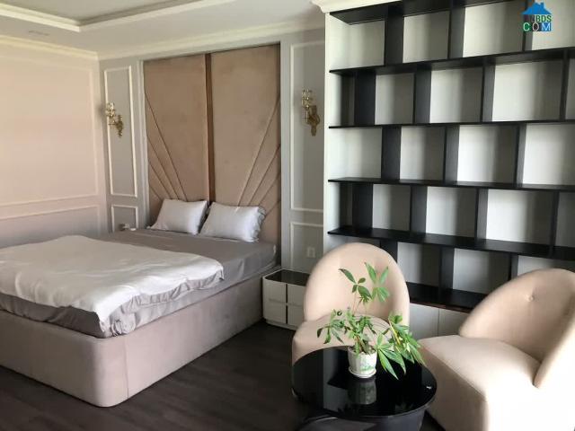 Nhà mặt phố bán