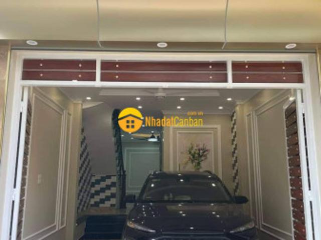 Nhà mặt phố bán