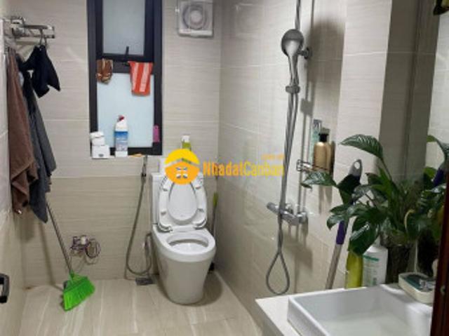 Nhà mặt phố bán