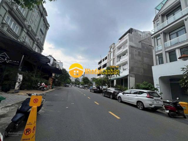 Nhà mặt phố bán