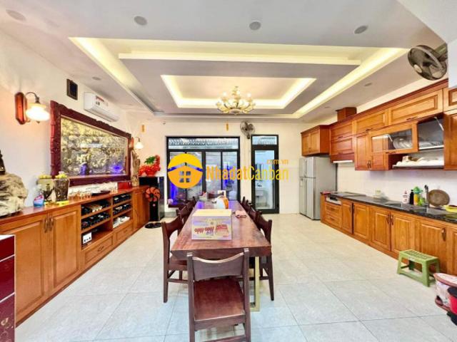 Nhà mặt phố bán