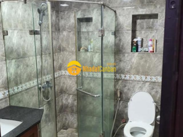 Nhà mặt phố bán