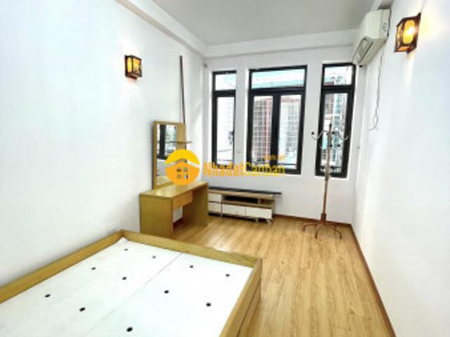 Nhà mặt phố bán