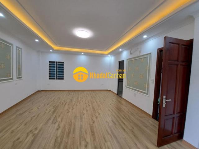 Nhà mặt phố bán