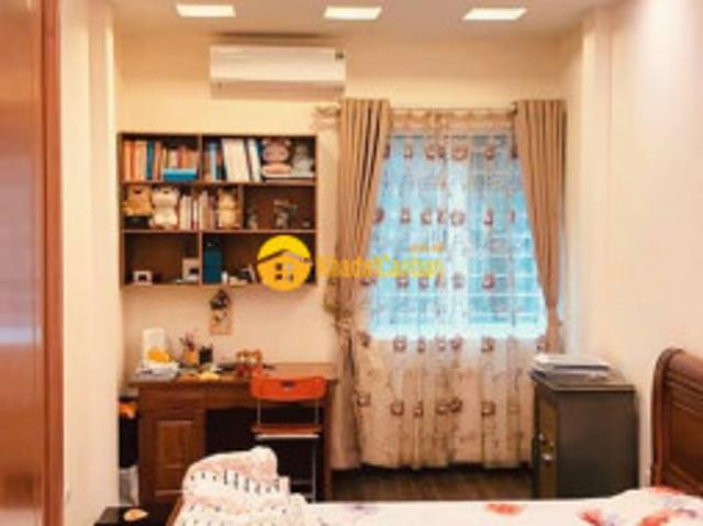 Nhà mặt phố bán