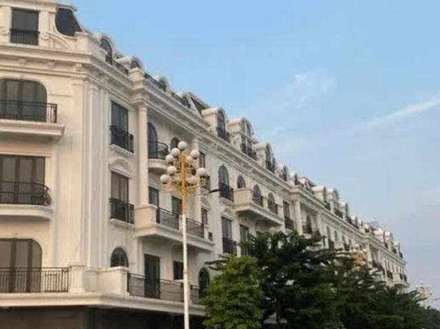 Nhà mặt phố bán