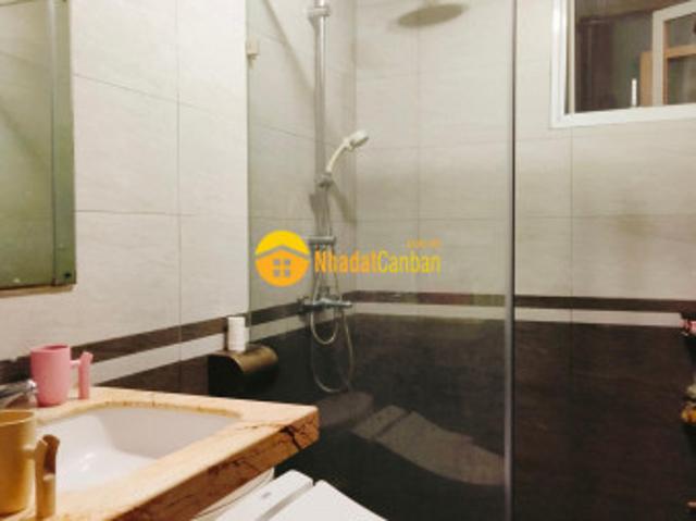 Nhà mặt phố bán