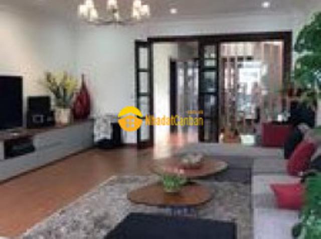 Nhà mặt phố bán