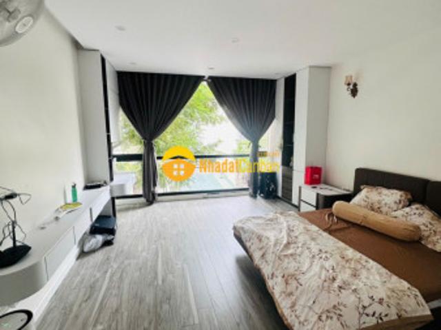 Nhà mặt phố bán