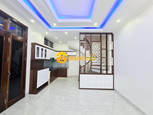 Nhà mặt phố bán
