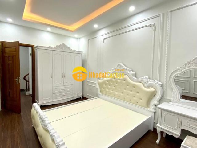 Nhà mặt phố bán