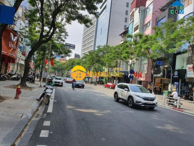 Nhà mặt phố bán