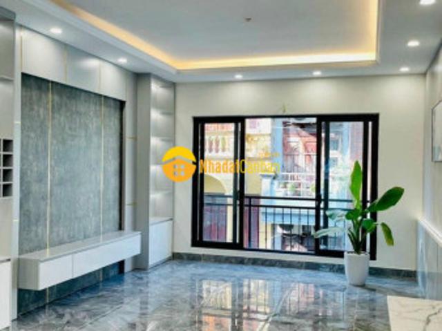 Nhà mặt phố bán