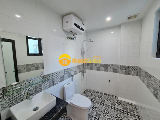 Nhà mặt phố bán
