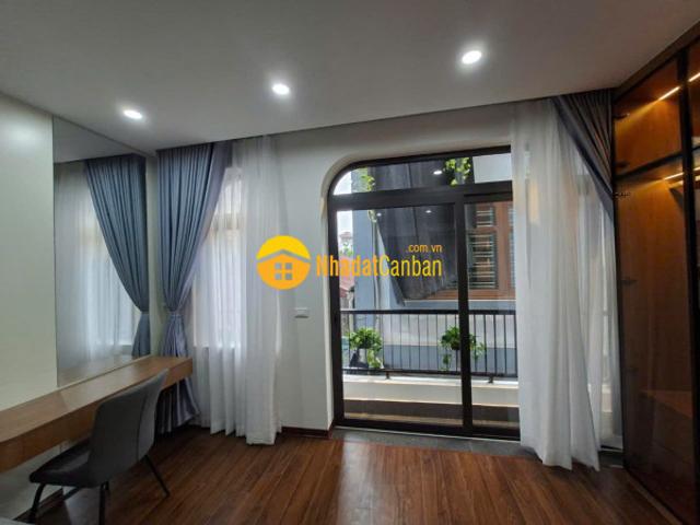 Nhà mặt phố bán