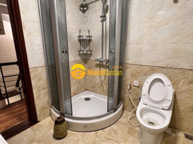 Nhà mặt phố bán
