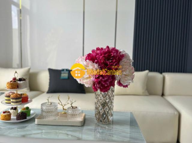 Nhà mặt phố bán