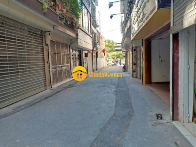 Nhà mặt phố bán