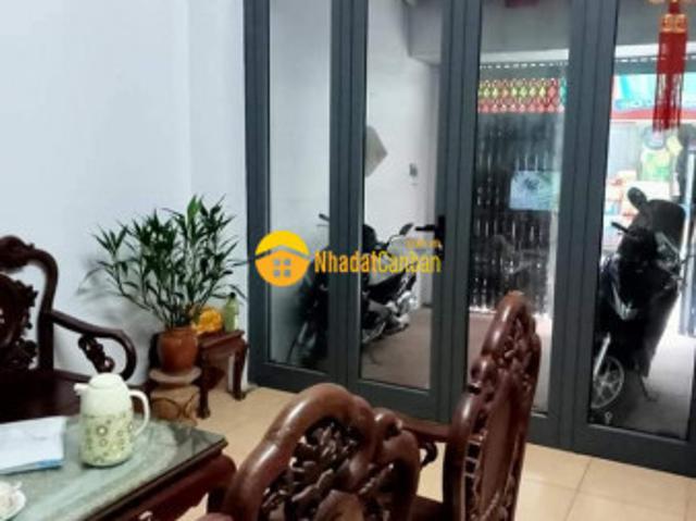 Nhà mặt phố bán