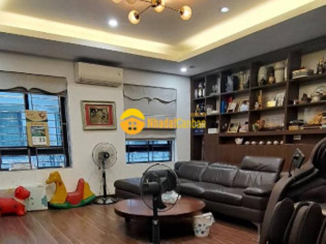 Nhà mặt phố bán