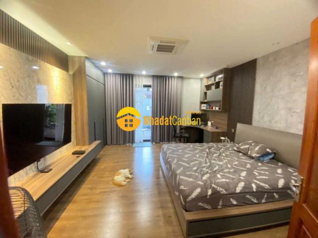 Nhà mặt phố bán