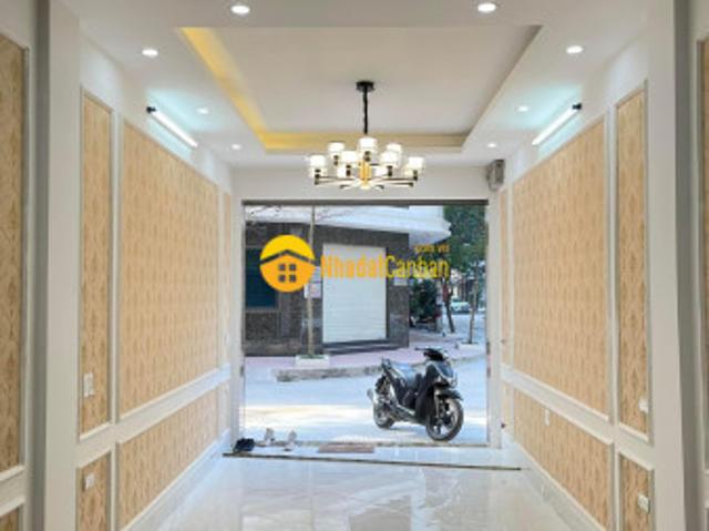 Nhà mặt phố bán