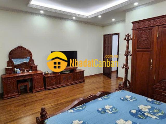 Nhà mặt phố bán