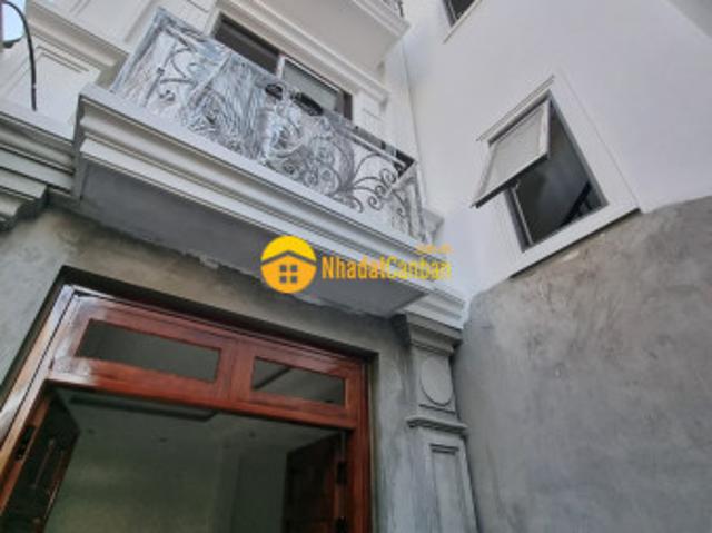 Nhà mặt phố bán