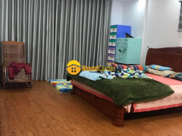 Nhà mặt phố bán