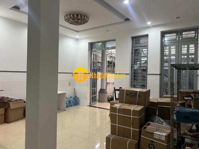 Nhà mặt phố bán