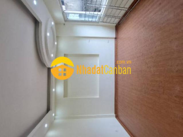 Nhà mặt phố bán