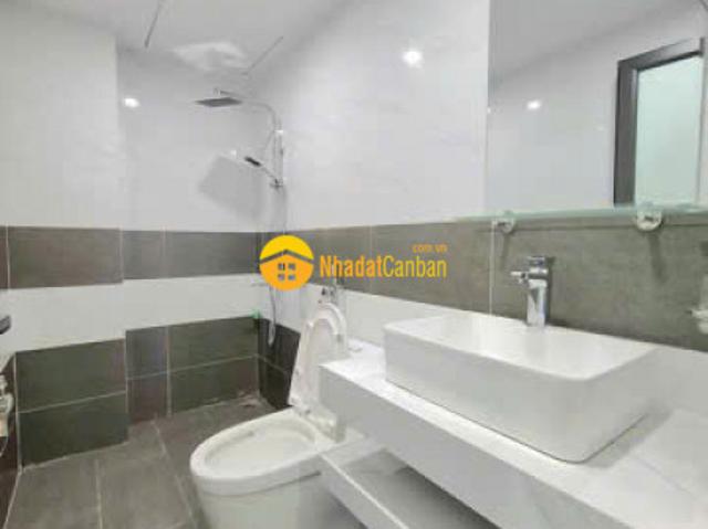Nhà mặt phố bán