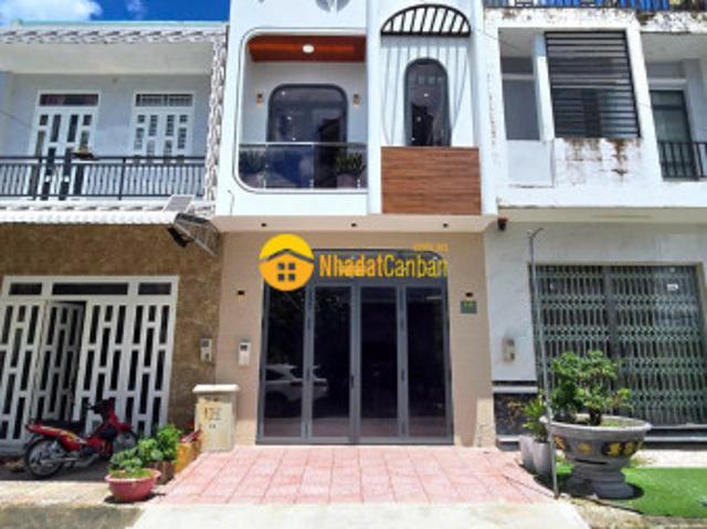 Nhà mặt phố bán