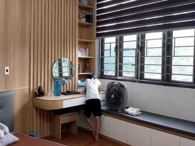 Nhà mặt phố bán