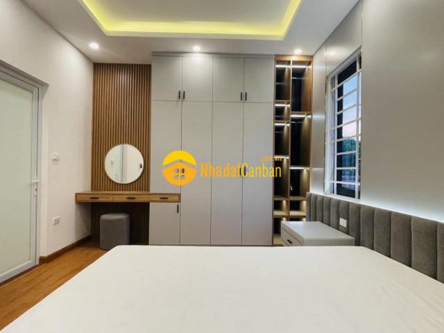 Nhà mặt phố bán