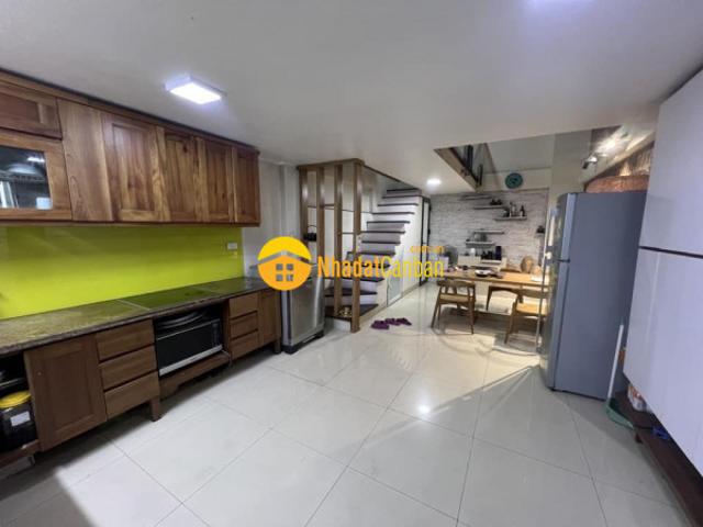 Nhà mặt phố bán