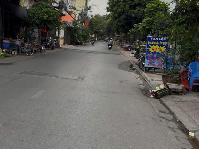 Nhà mặt phố bán