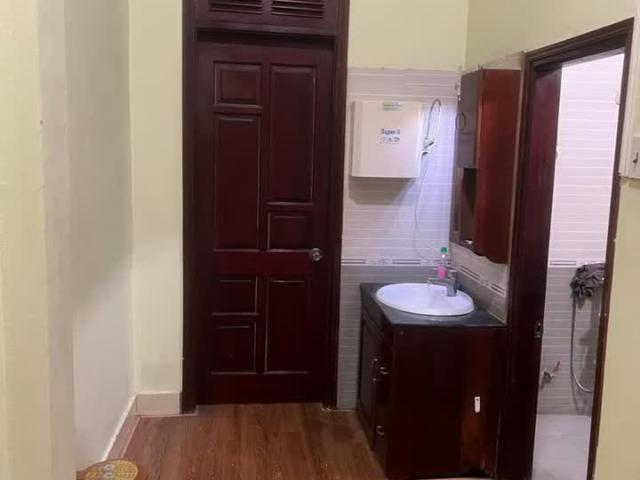 Nhà mặt phố bán