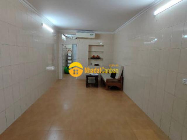 Nhà mặt phố bán